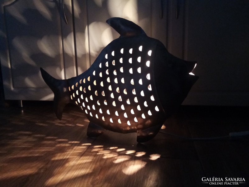 Hatalmas, világító fém hal. 52 x 40 cm.- Horgászlámpa -