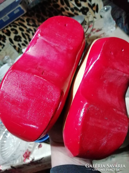 Dutch wooden slippers in perfect condition, fun