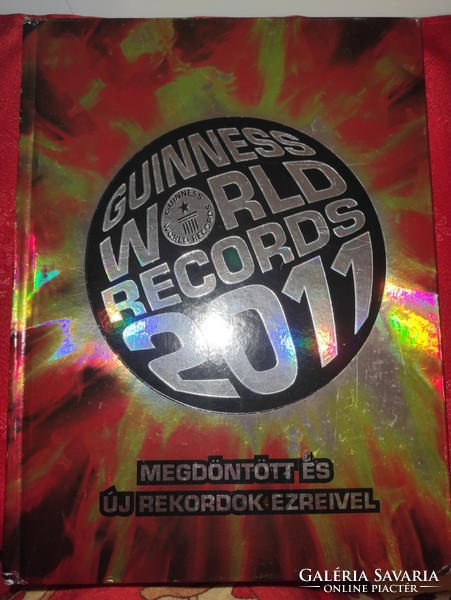 Guinness world records 2011  - 2011 Guinnes rekordok könyve hologramos