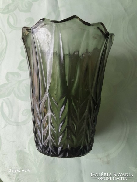 Regi's beautiful glass vase is flawless