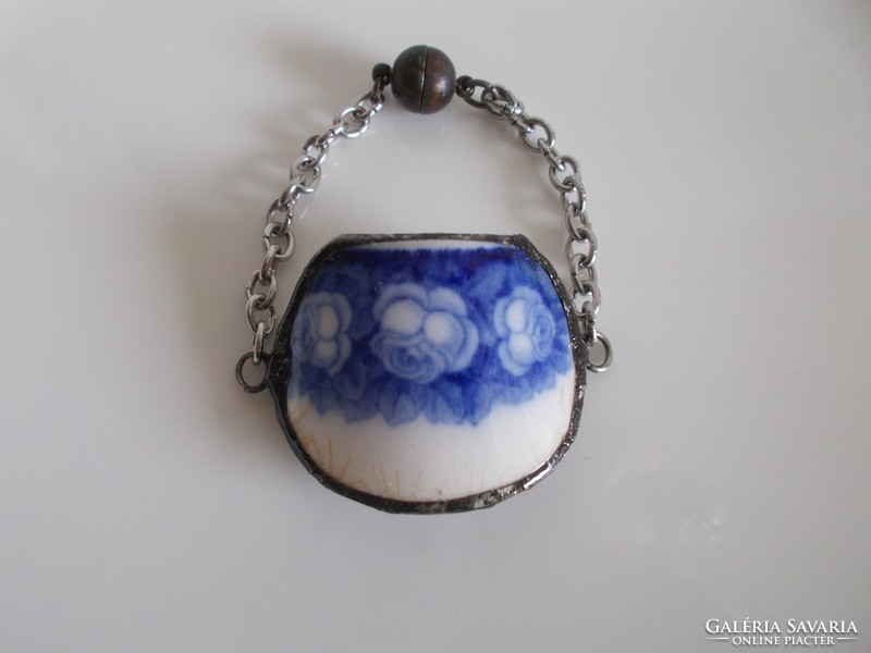 Handcrafted bracelet made of antique porcelain using the tiffany technique