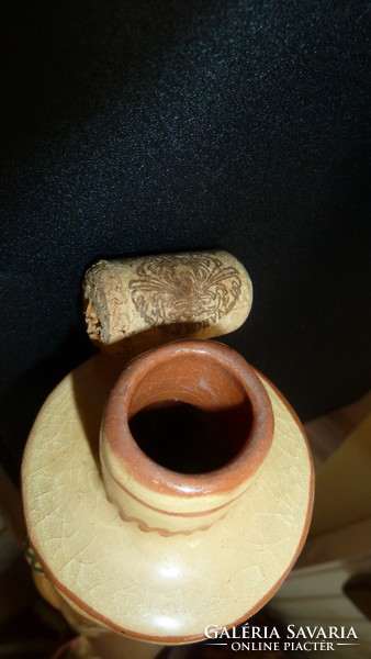 Pálinkás kerámia flaska, kalapos  lányka formájában 20 cm magas