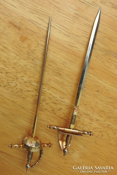 Toledói Levélbontó kardok