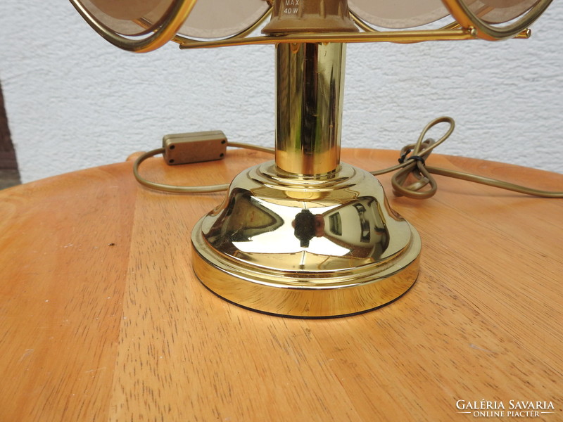 Vintage csiszolt virágmintás üvegburával lámpa