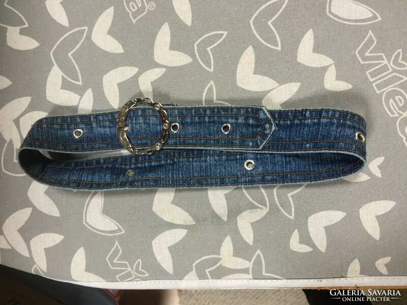 Jeans belt with metal buckle