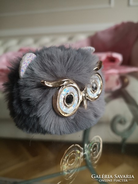 Fur key holder, dyed gray, pom pom with glasses, bag accessory to find the key