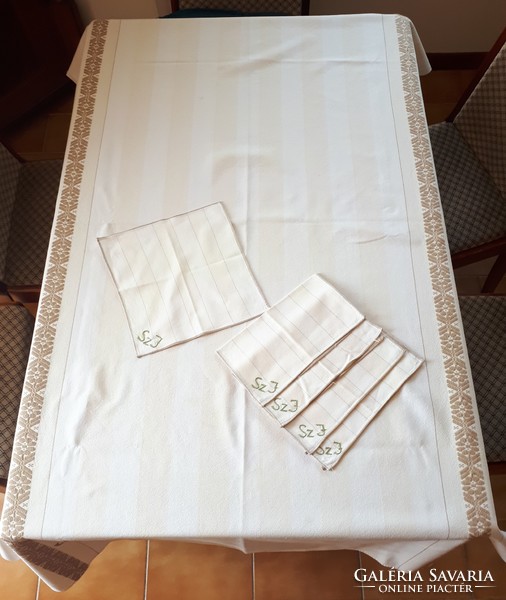 6 Personalized woven decorated tablecloth, place mat with 5 monogrammed napkins
