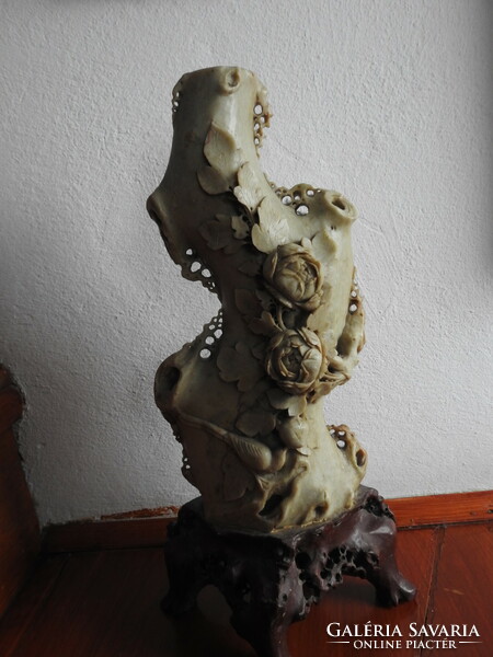 Antik zsírkő szobor váza - gazdagon faragott