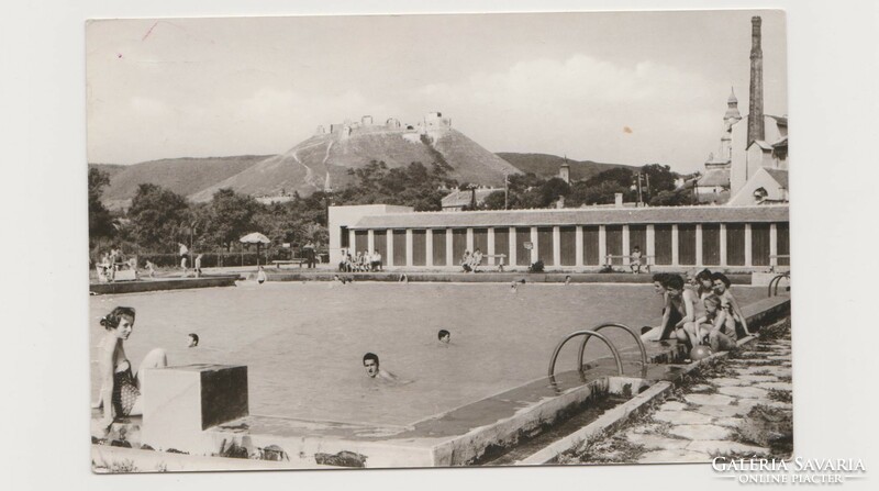Sümeg, Strand. XV. 45-651 sz. Főváros Foto V., cca. 1961. Postán futott.