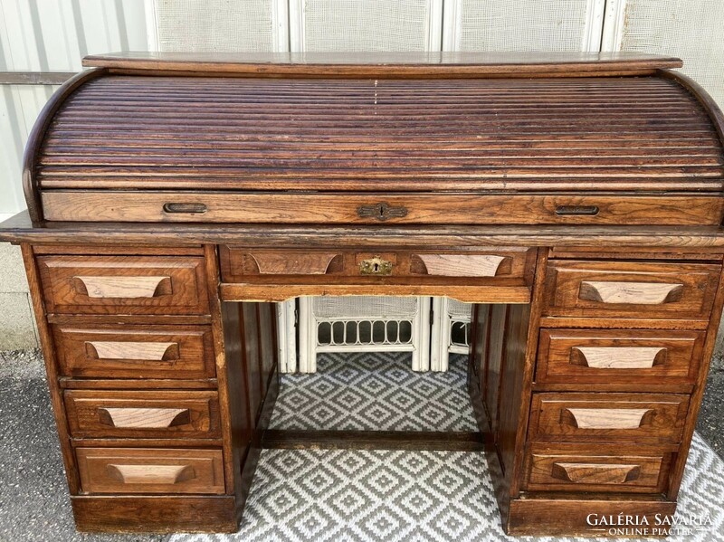 Lingel type desk with shutters