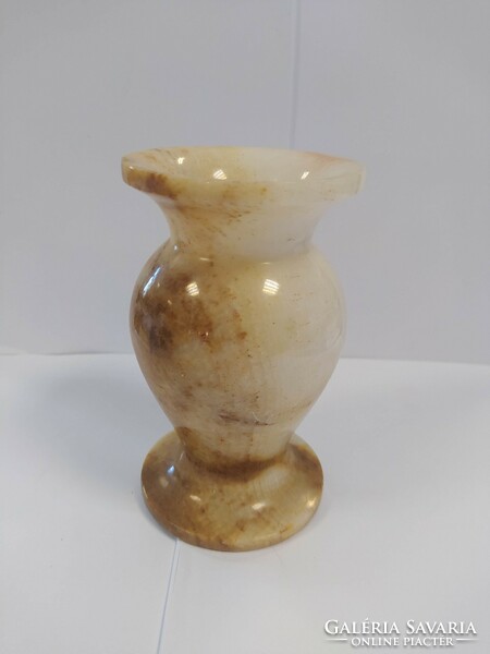 Retró kőből faragott váza