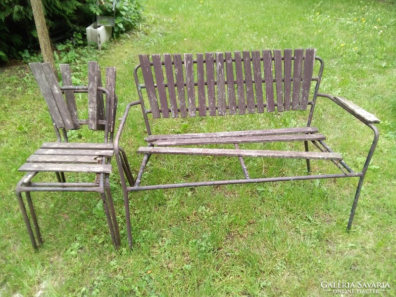 Iron pipe bench with chairs