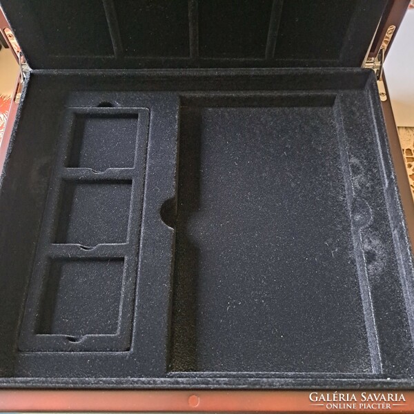 Wooden medal box