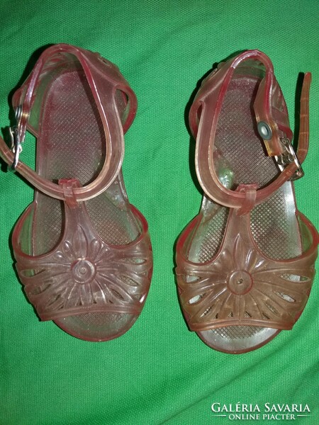 Old market Italian vinyl plastic sandals from the 1970s size 4 -1/2 ..21 as shown in the pictures