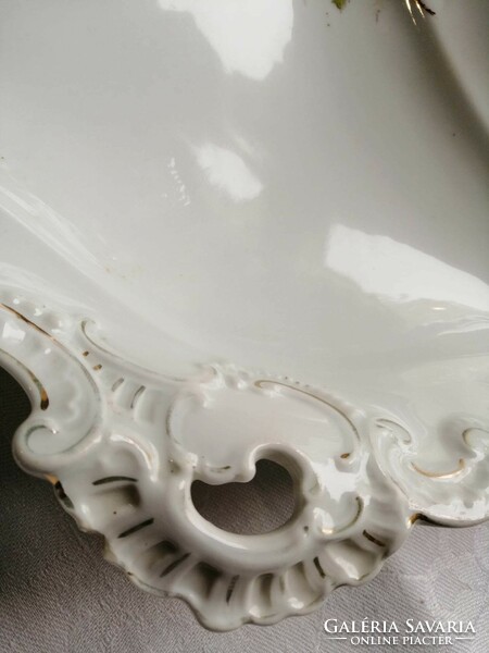 Porcelain serving bowl with organ pattern