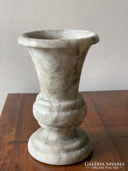 Alabástrom váza