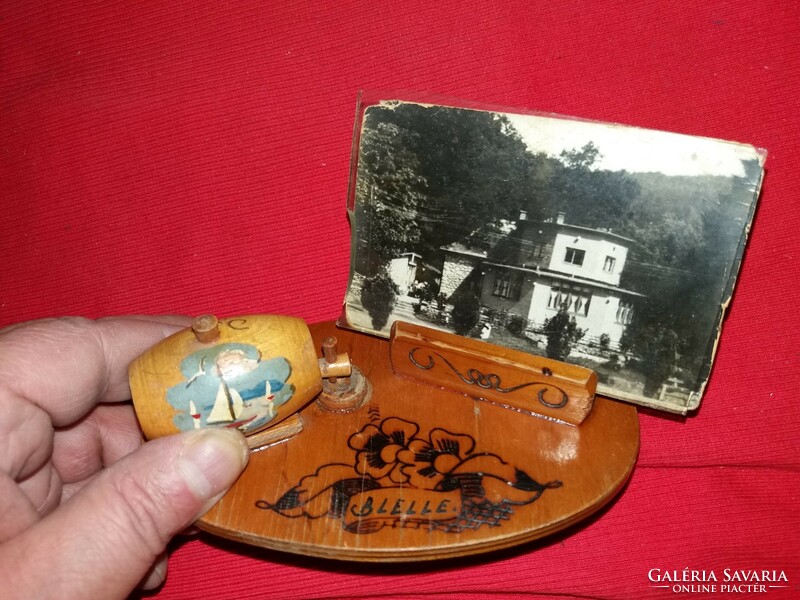 Antik fa , BALATONLELLE utazó emlék szuvenír asztali polcdísz kis képtartó 14 cm a képek szerint