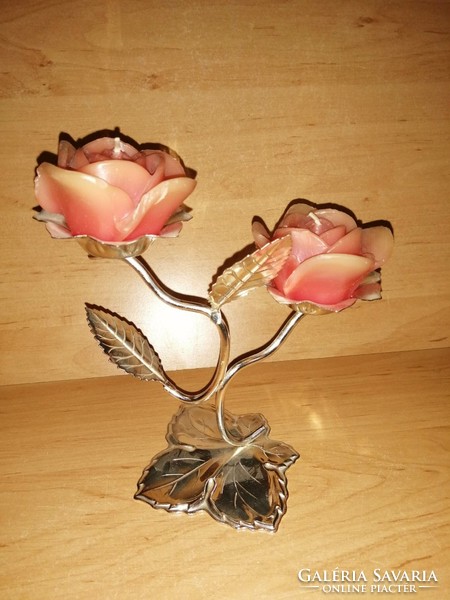 Rózsa formájú gyertya, gyertyatartóval 17 cm magas