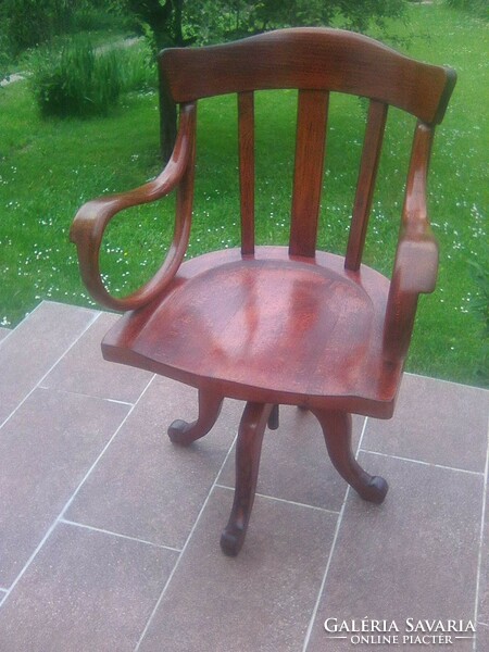 Extraordinary Thonet art-deco engineering swivel chair with adjustable height, 1920