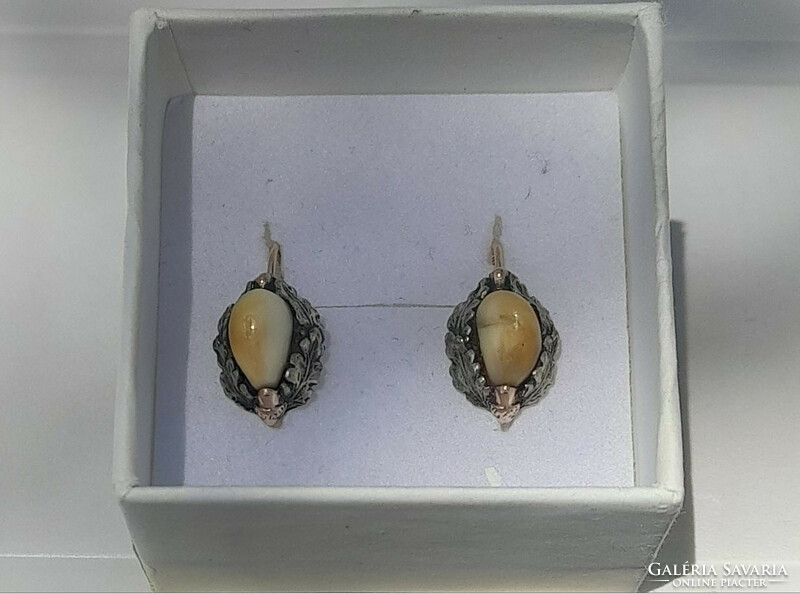 Antique old 14 carat gold hunter earrings.