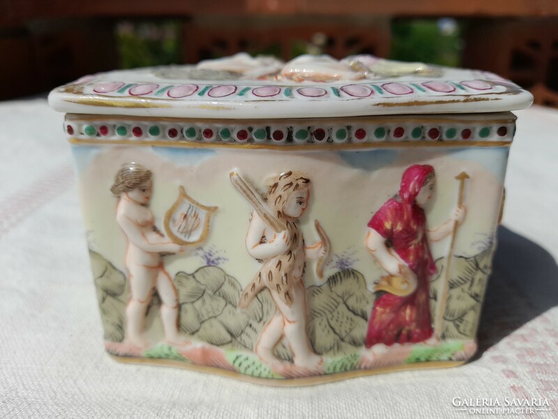 Antique capodimonte Neapolitan porcelain jewelry box