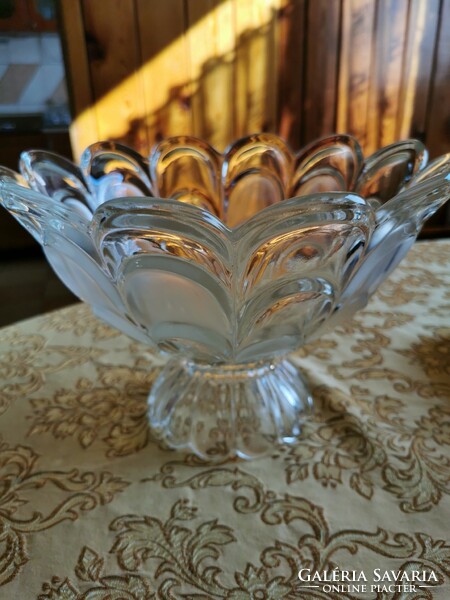 Beautiful glass centerpiece, fruit bowl 25 cm in diameter