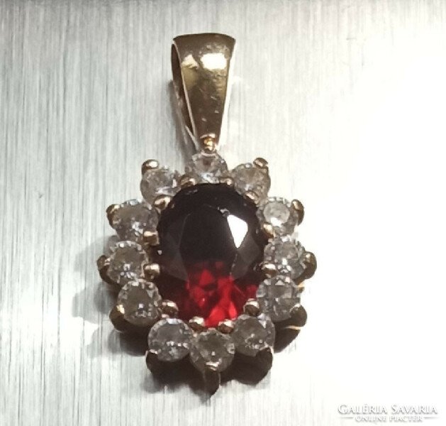 14 carat red stone gold pendant