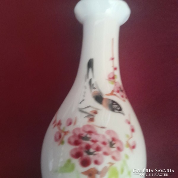 Chinese vase with birds