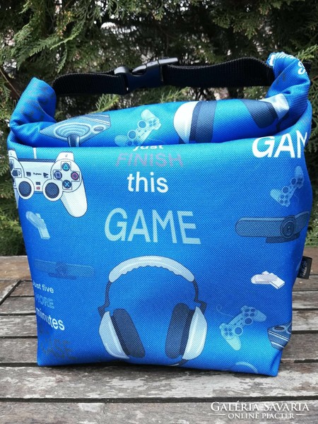 Snack bag made of water-repellent material, gamer....