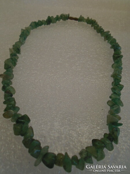 100% természetes Jade ásvány nyaklánc az egyik legszebb szinben pompázik komoly karát 145 ct hossza