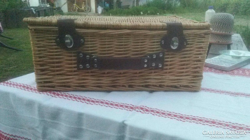 Piknik kosár piknik bőrönd láda