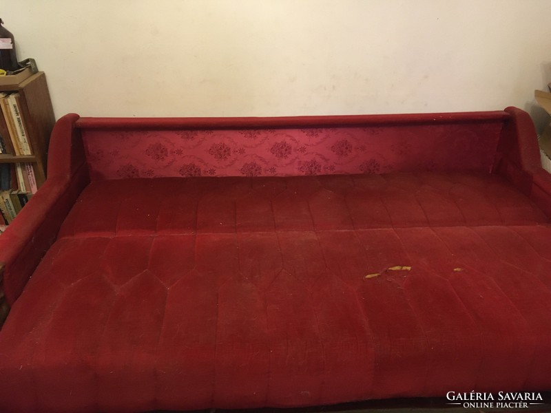 Folding colonial sofa with huge linen holder