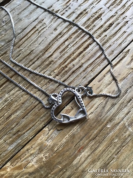Silver necklace with cat heart pendant, zircon stones