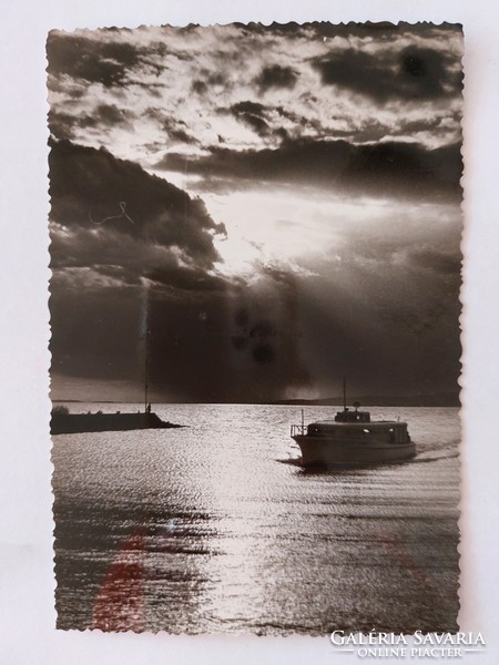 Régi képeslap Balaton fotó levelezőlap hajó este