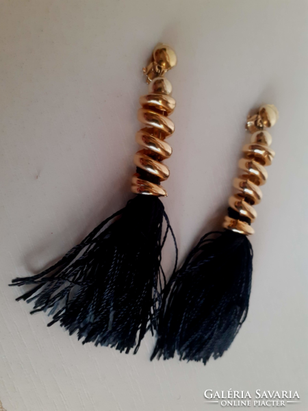 Gold-plated earring clip with black silk fringe
