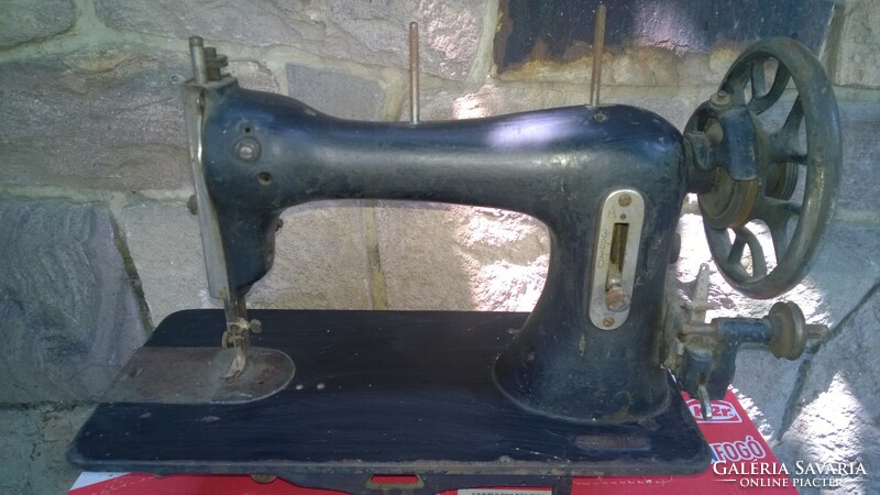 Singer sewing machine body for decorative purposes, as a spare part