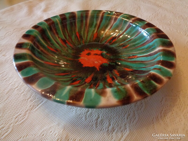 Retro , zsűrizett  fali tányér  , Mihály Béla keramikus munkája  25,8 cm