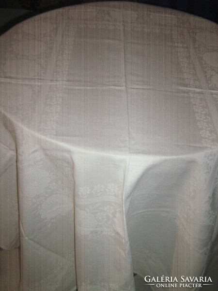 Beautiful elegant floral white damask tablecloth