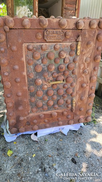 Antique iron chest, safe, safe, ship chest