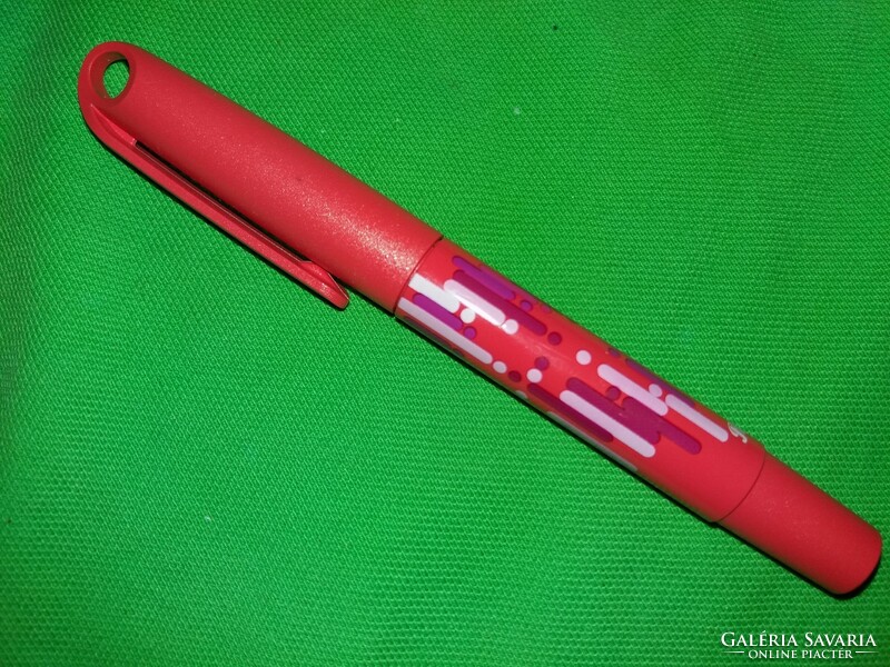 Quality pelican fountain pen with plastic cover as shown in the pictures