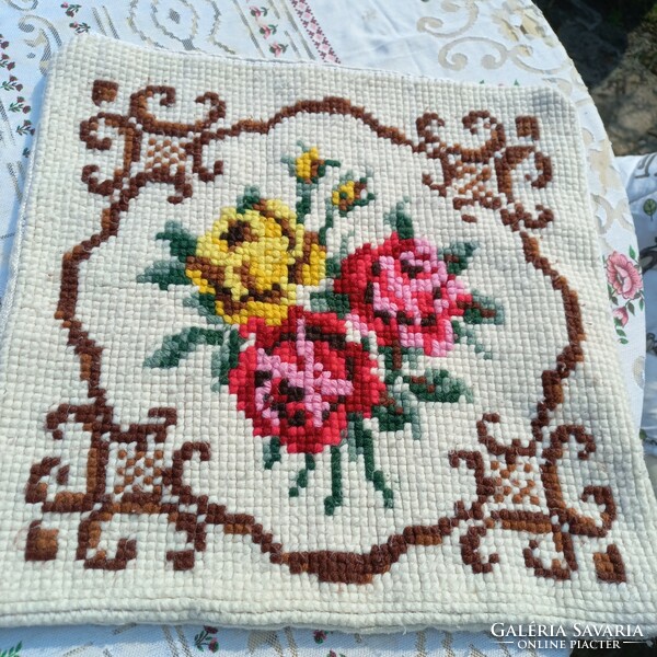 Wool embroidered cushion cover