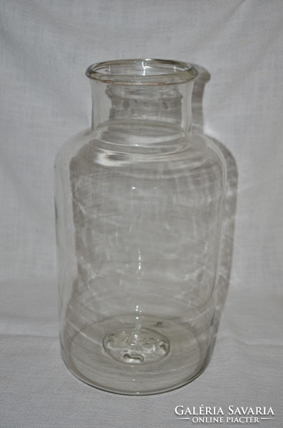 Old large storage jar 03