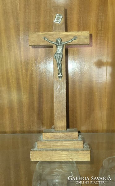 2 crucifixes, cross, together