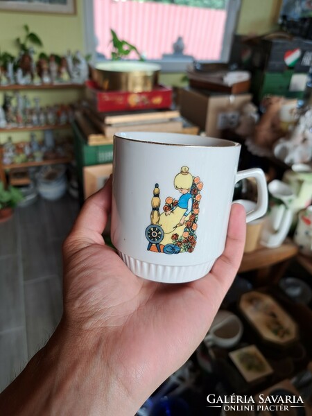Zsolnay's rare figured mug is a piece of disabled nostalgia, for collectors