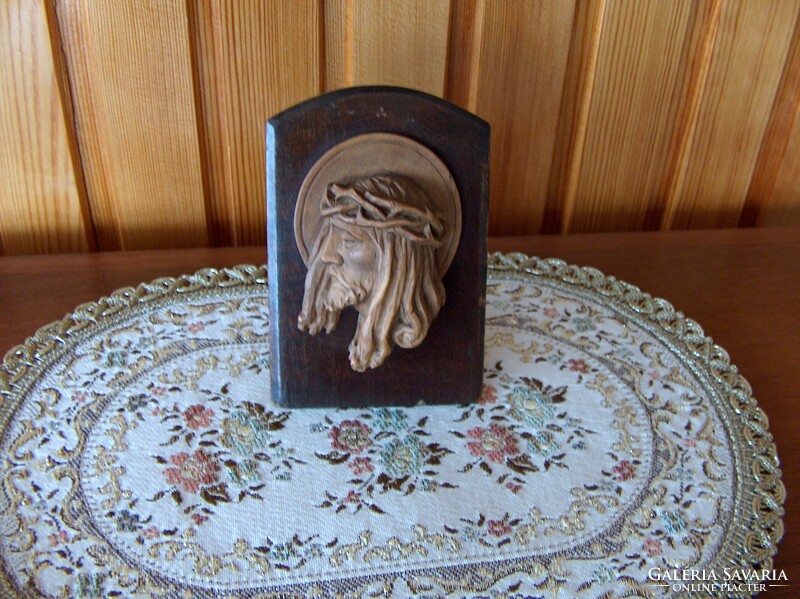 Table favor object - wood carving, very beautiful head of Christ, flawless