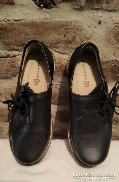 Almsach black leather Tyrolean shoes 34
