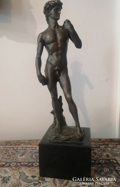Bronz Dávid szobor