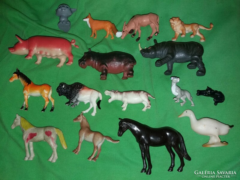 Retro quality larger sized wild and domestic animals plastic toy figures in one as shown in the pictures