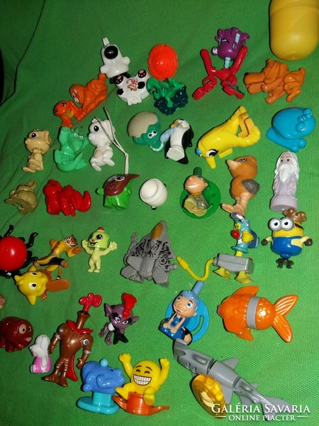 Retro kinder surprise toy figure package, many - many pieces in one, as shown in the pictures