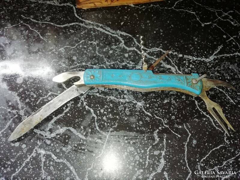 Old knife in the condition shown in the pictures